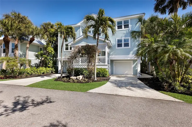 585 Buttonwood Bay Dr, FL