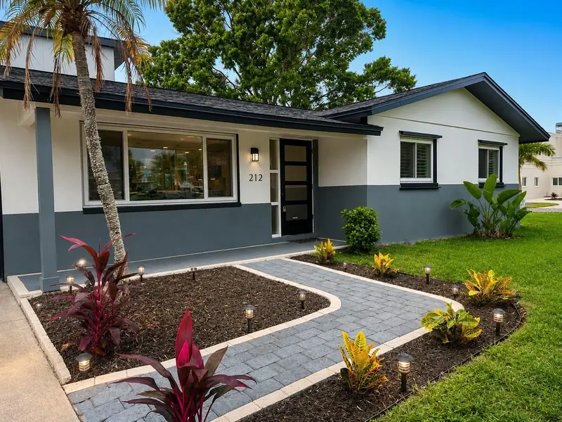 212 Driftwood Pl, FL