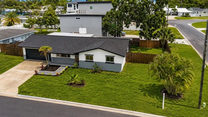 212 Driftwood Pl, FL