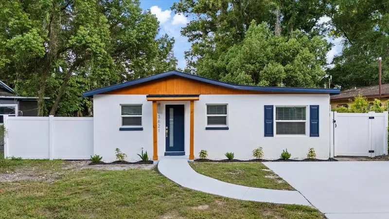 3621 E Comanche Ave, FL