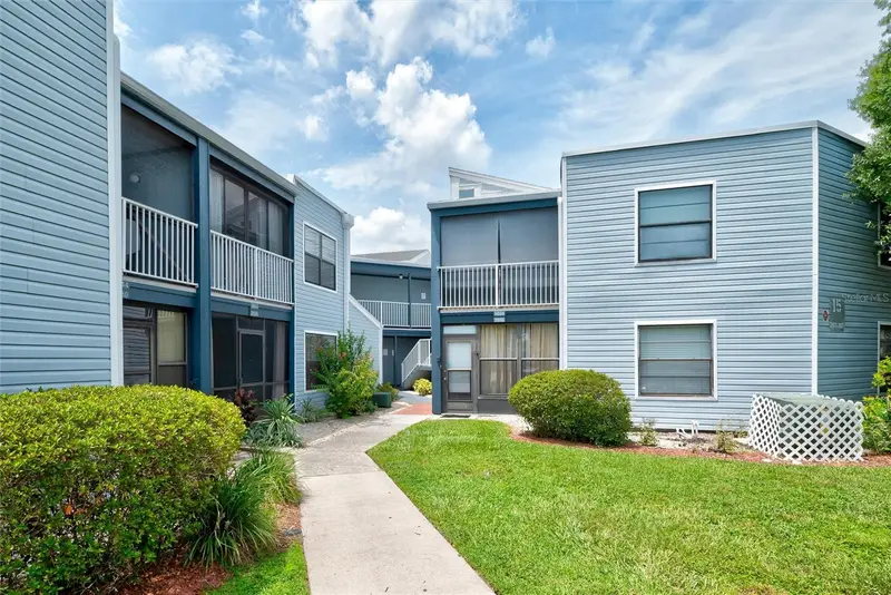 3806 Southpointe Dr #L4, FL