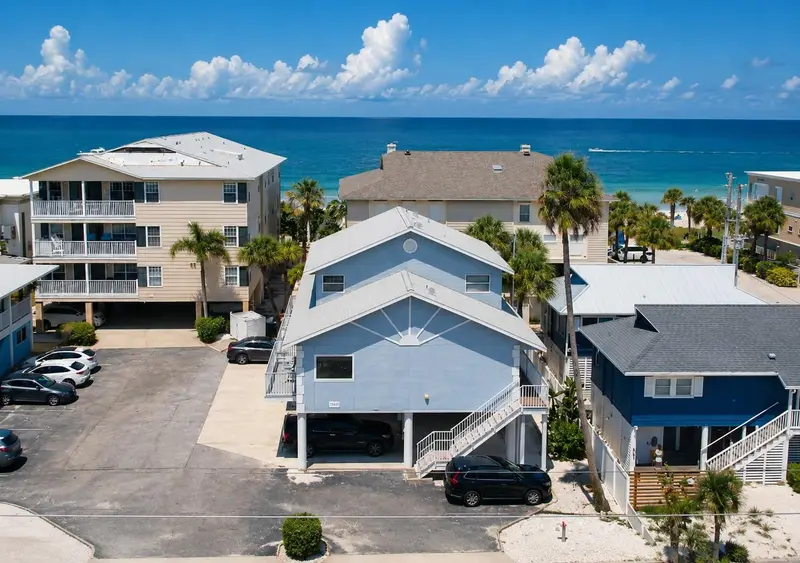 1802 Gulf Blvd #8, FL