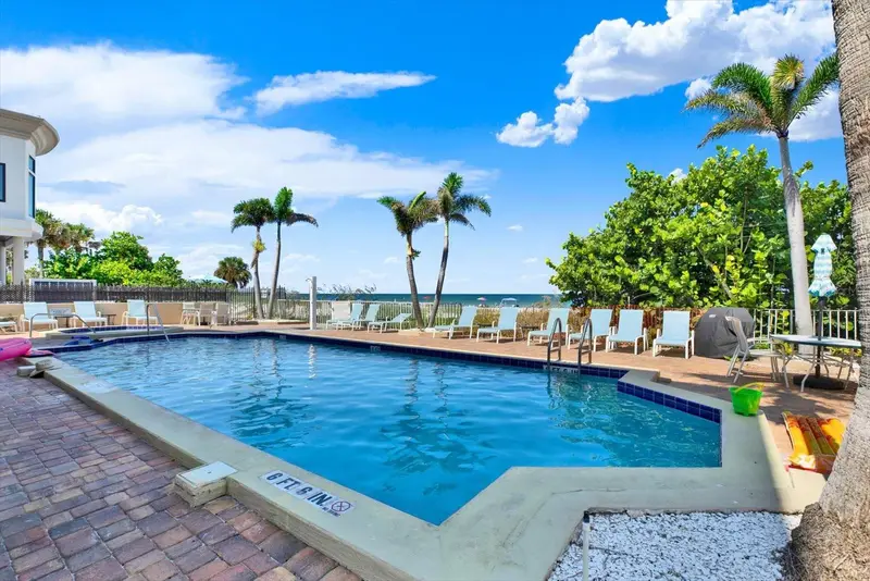 1802 Gulf Blvd #8, FL
