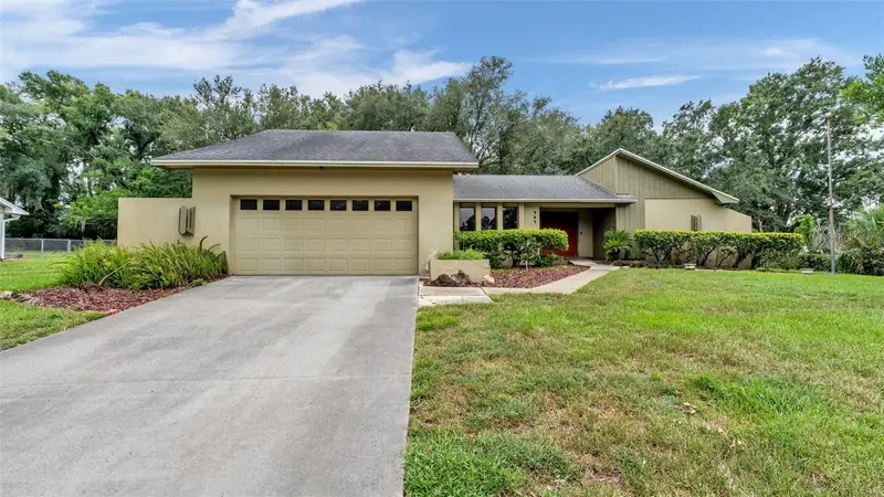 717 Woodhill Dr, FL
