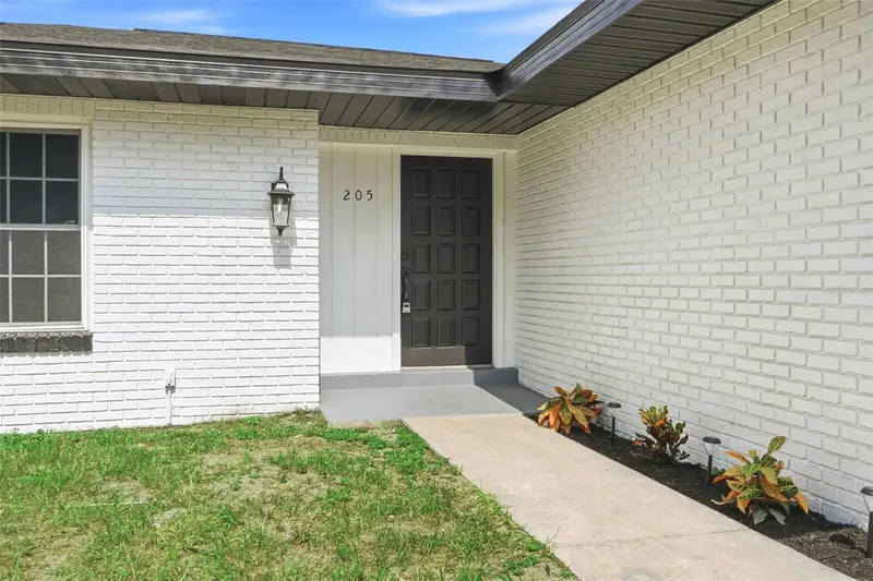 205 Whitman Rd, FL