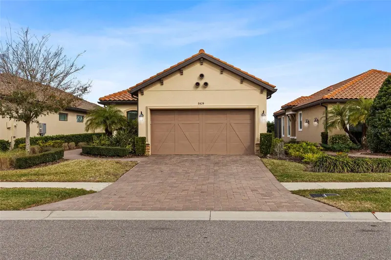 8424 Alberata Vista Dr, FL