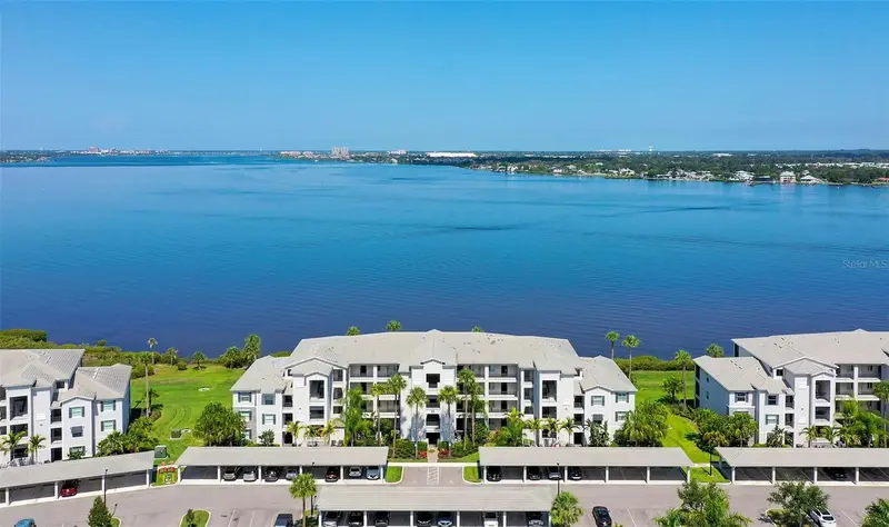 910 Tidewater Shores Loop #402, FL