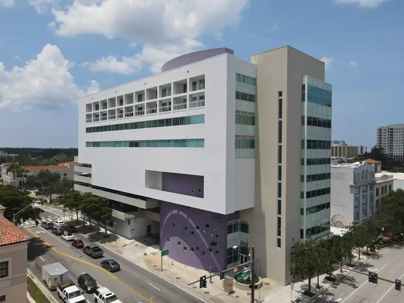 1990 Main St #4, FL