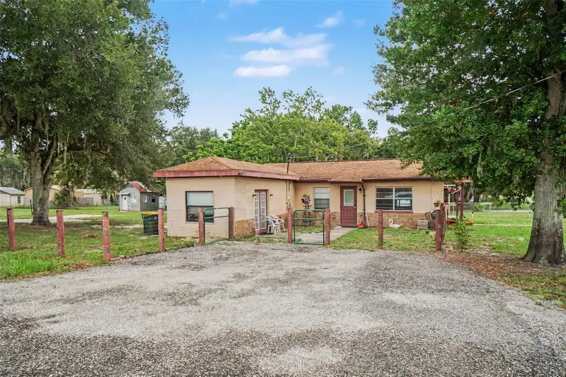 415 Lake June Rd, FL