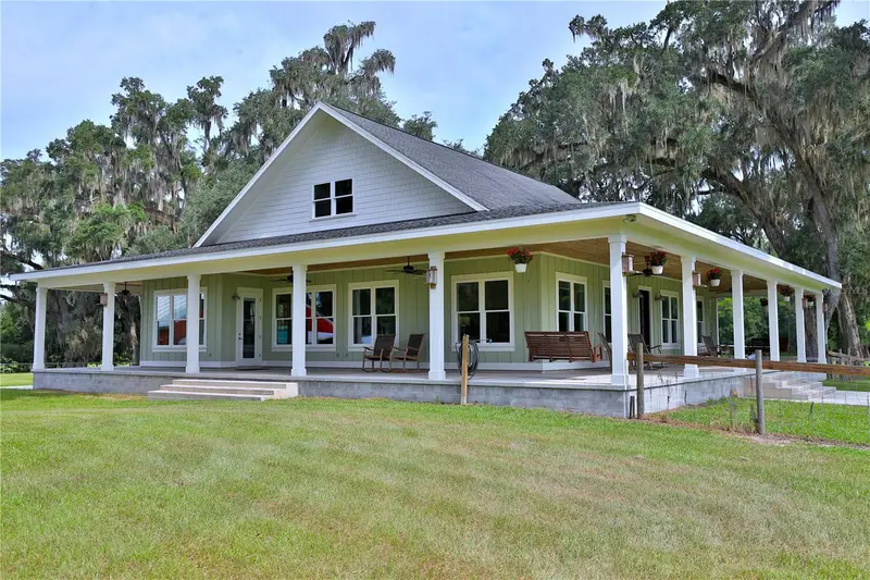 8410 Ne 155th Ave, FL