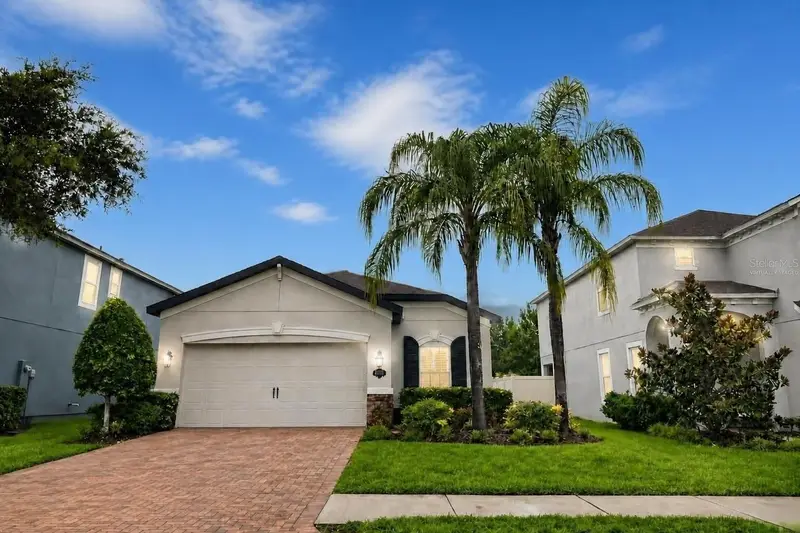 1747 Oak Hammock Ct, FL