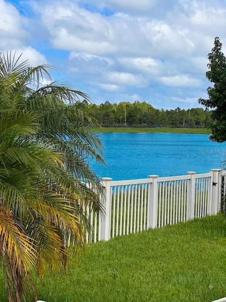 1747 Oak Hammock Ct, FL