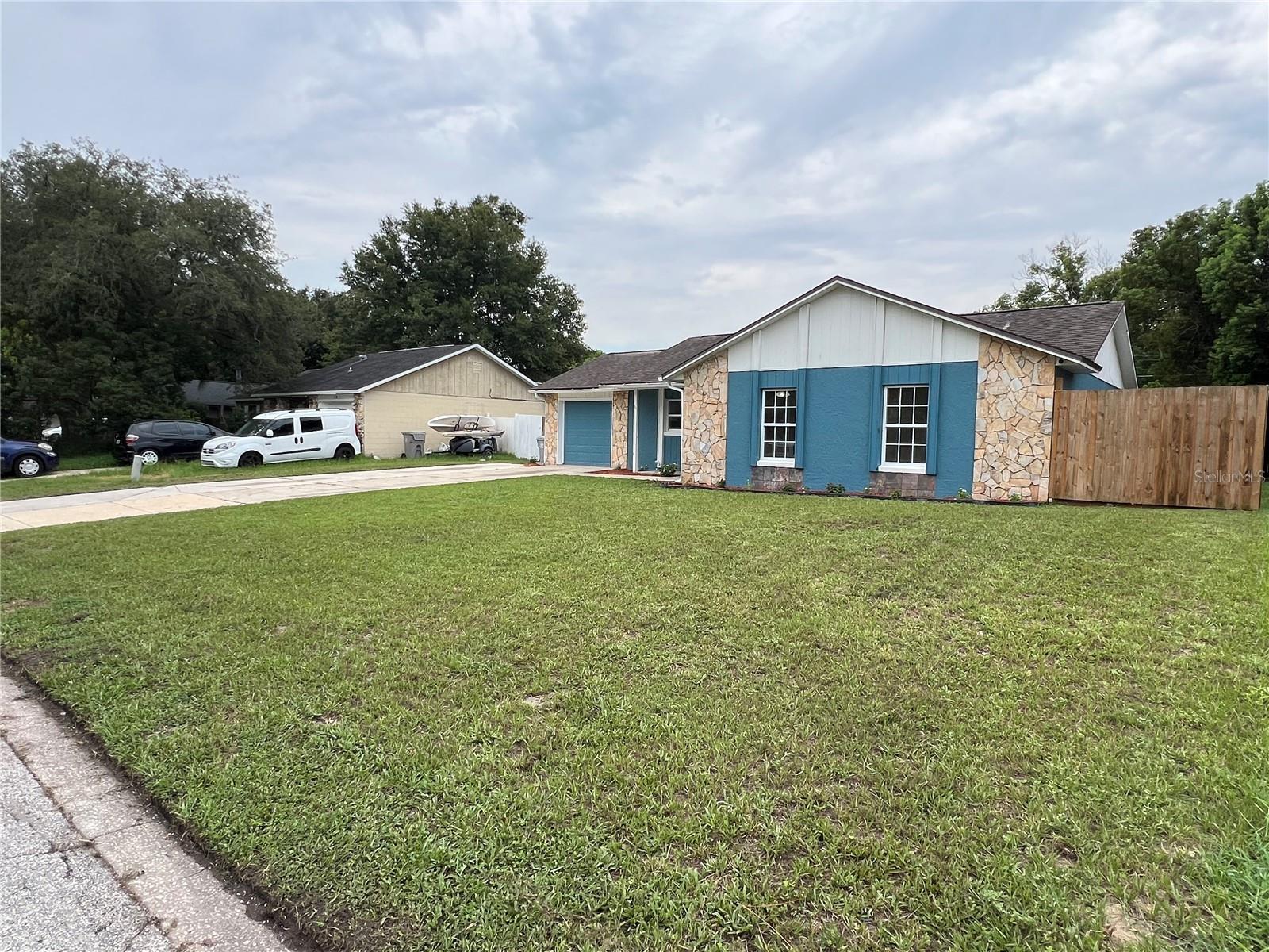 6 E Thrush St, FL
