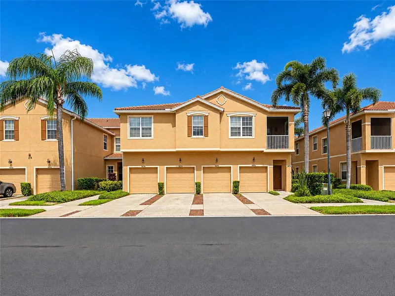 3426 Parkridge Cir #34-105, FL