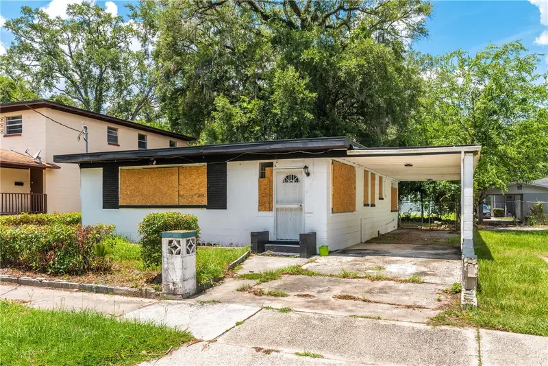 1651 W 34 St, FL