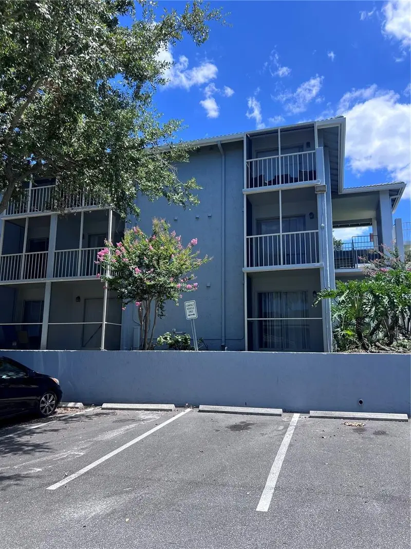 126 Blue Point Way #100, FL
