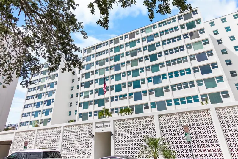 33 S Gulfstream Ave #305, FL