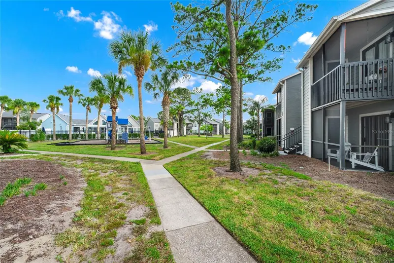 3740 Idlebrook Cir #102, FL