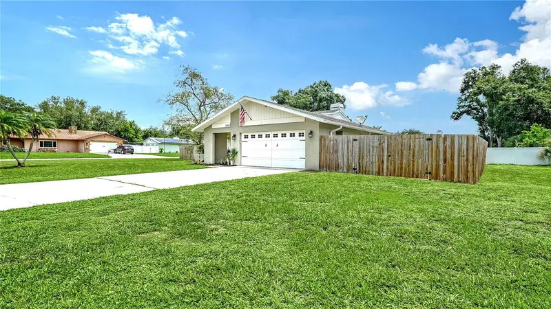 1551 Georgetowne Ln, FL