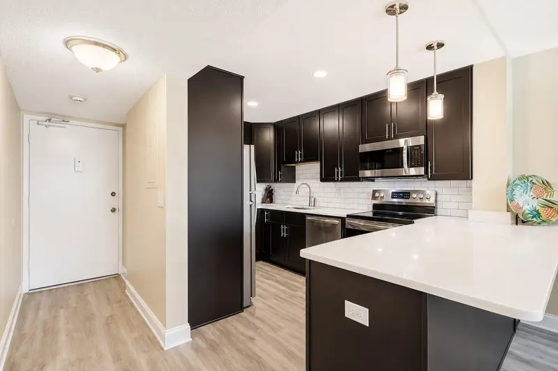 51 Island Way #311, FL