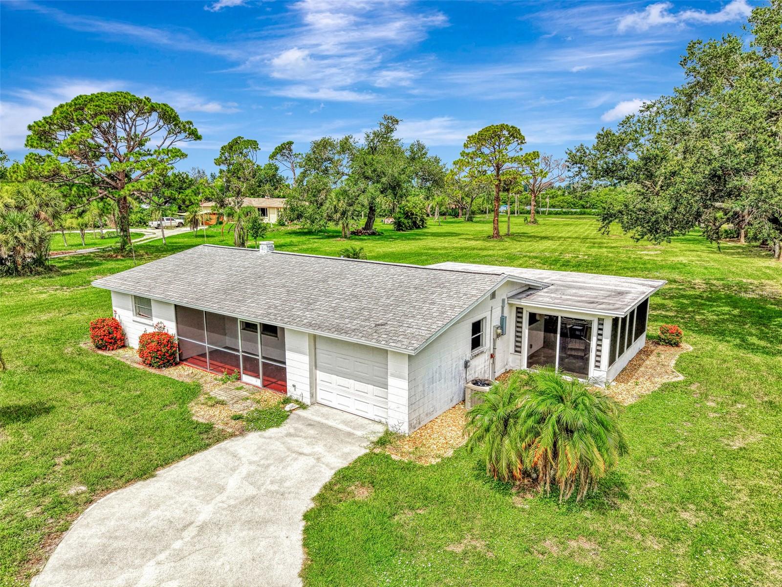 780 S Oxford Dr, FL