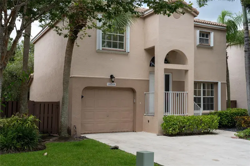 10740 Nw 12th Mnr, FL