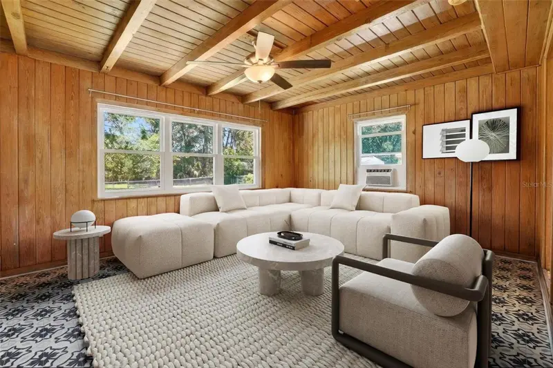 5503 Lakewood Cir E, FL