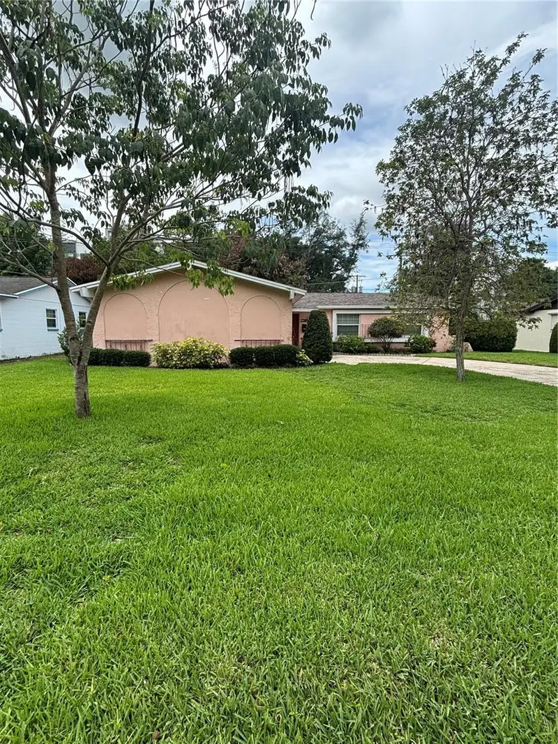 2709 E 122nd Ave, FL