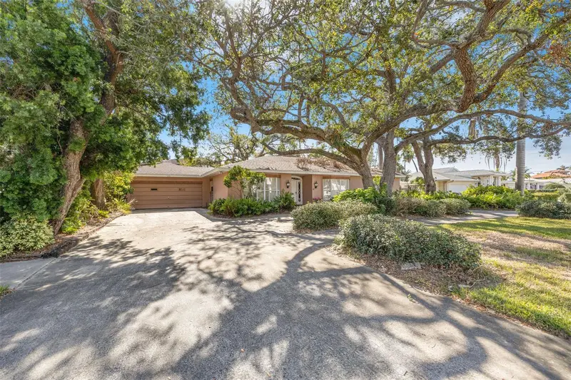 215 Snell Isle Blvd Ne, FL
