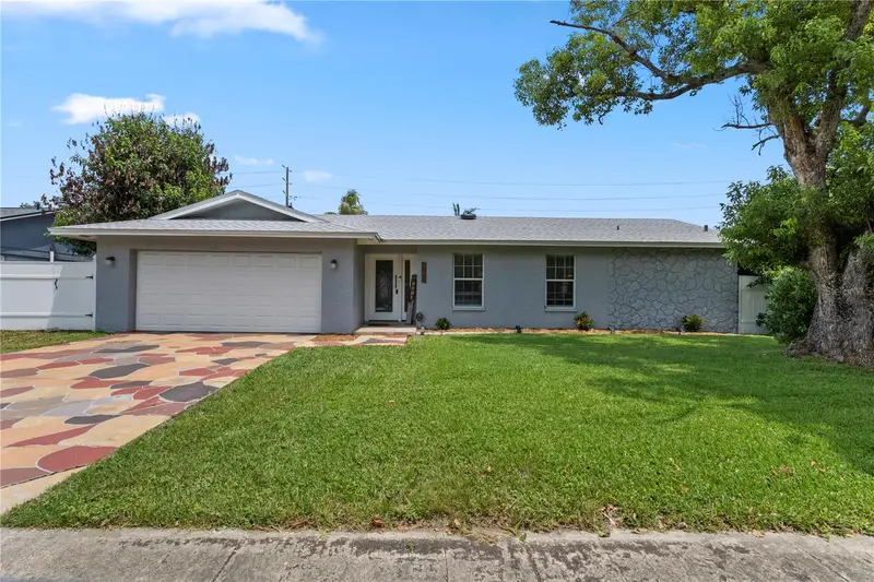 961 Apple Ln, FL