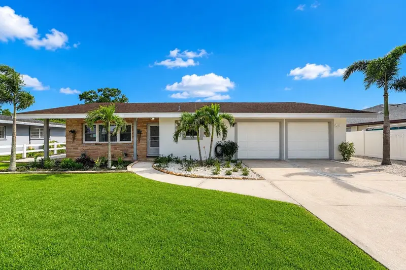 2711 27th Avenue Dr W, FL