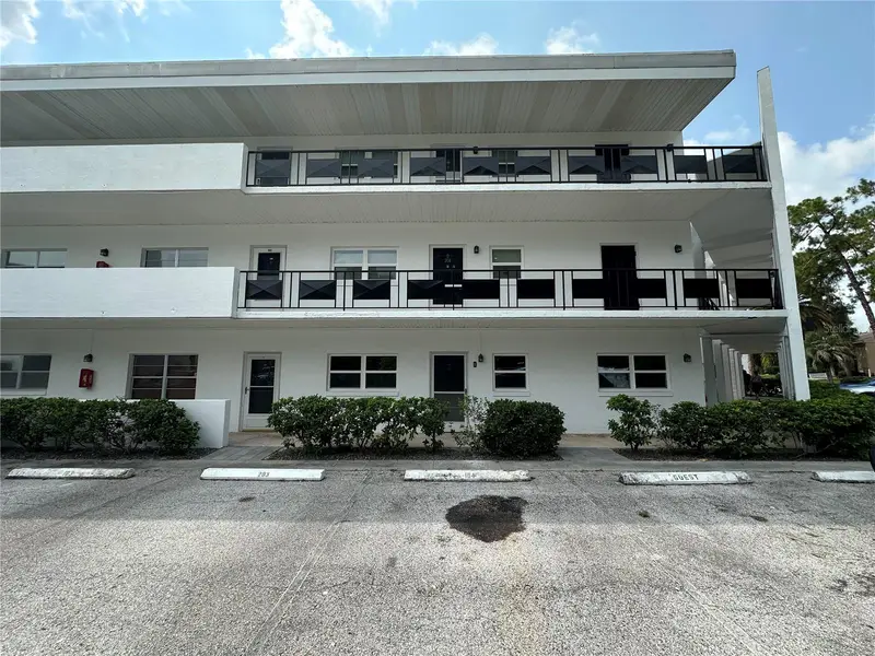 100 El Camino Dr #104, FL