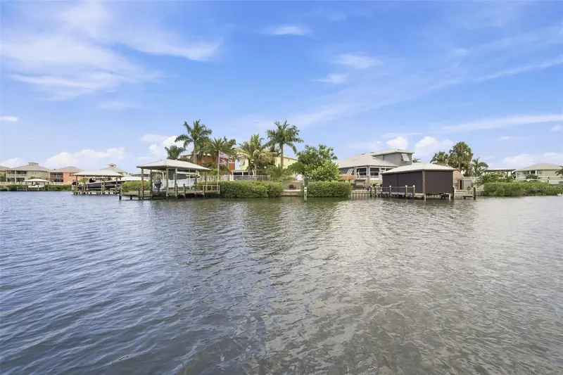 485 Flamingo Dr, FL