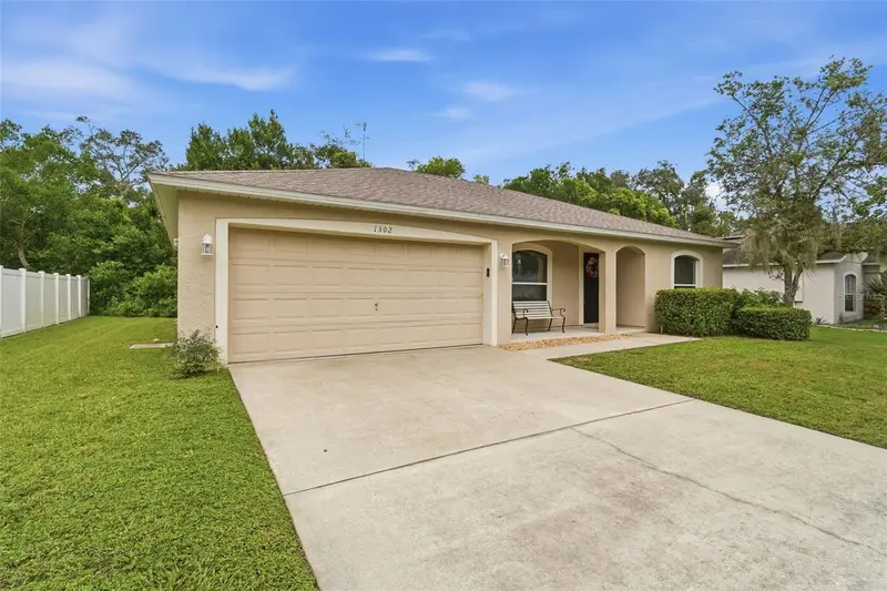 1302 Benton Lake Dr E, FL