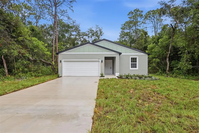 25115 Quaker Ridge Ave, FL