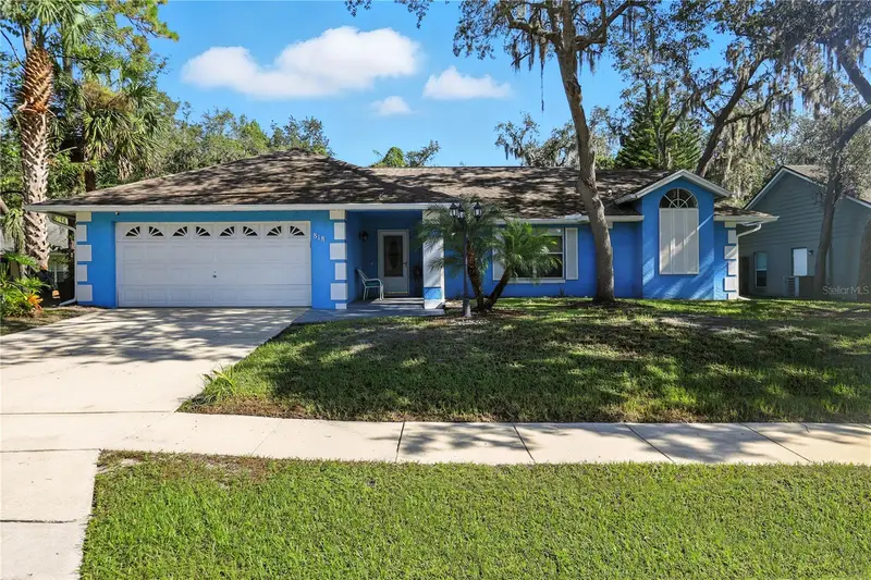 818 Wil O Wik Dr, FL