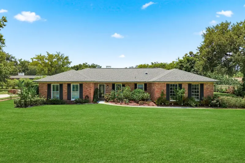 920 Lake Forest Rd, FL