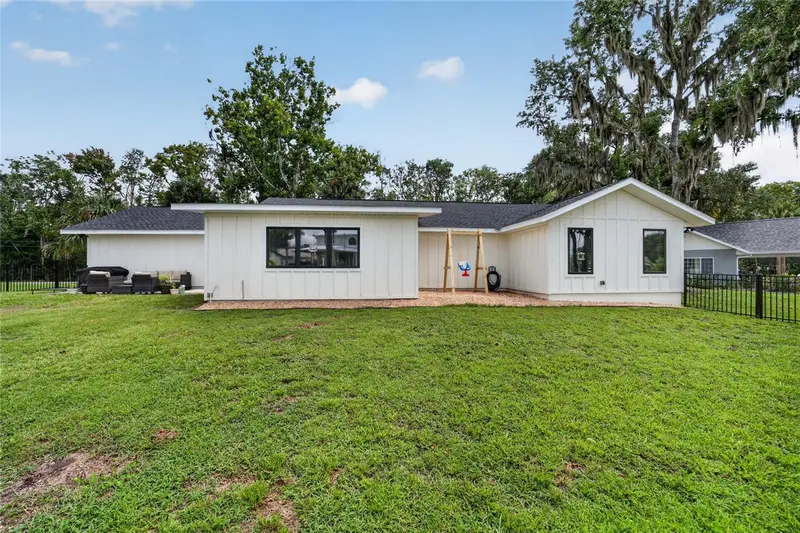 232 Se Kings Bay Dr, FL
