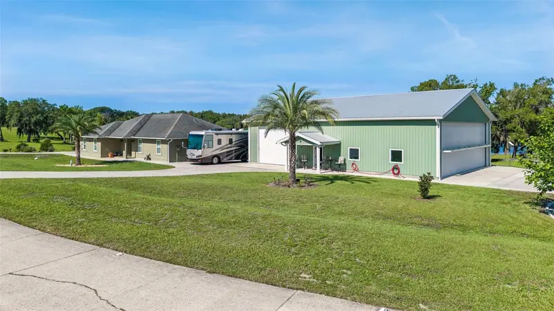 107 Eagles Nest Ln, FL