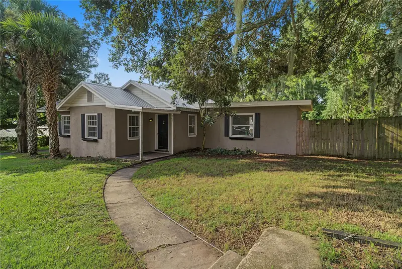 205 E Fountain St, FL
