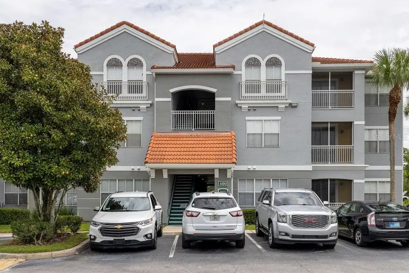 18001 Richmond Place Dr #427, FL