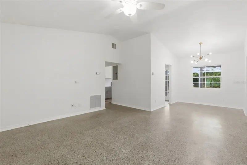 724 Braidwood Ln, FL