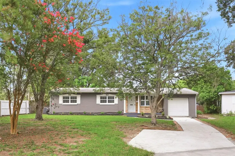 724 Braidwood Ln, FL