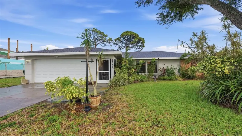 1329 Nantucket Rd, FL