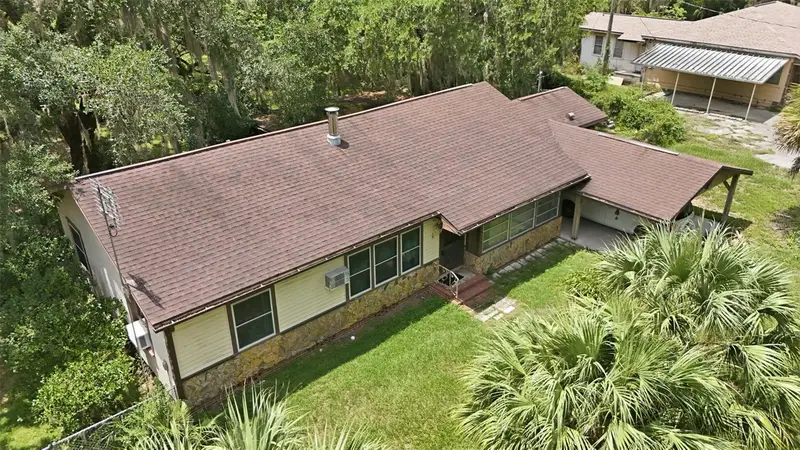 2104 Se Lake Weir Ave, FL