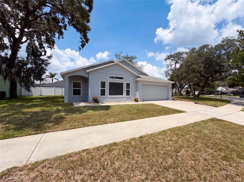 3800 Seminole Dr, FL