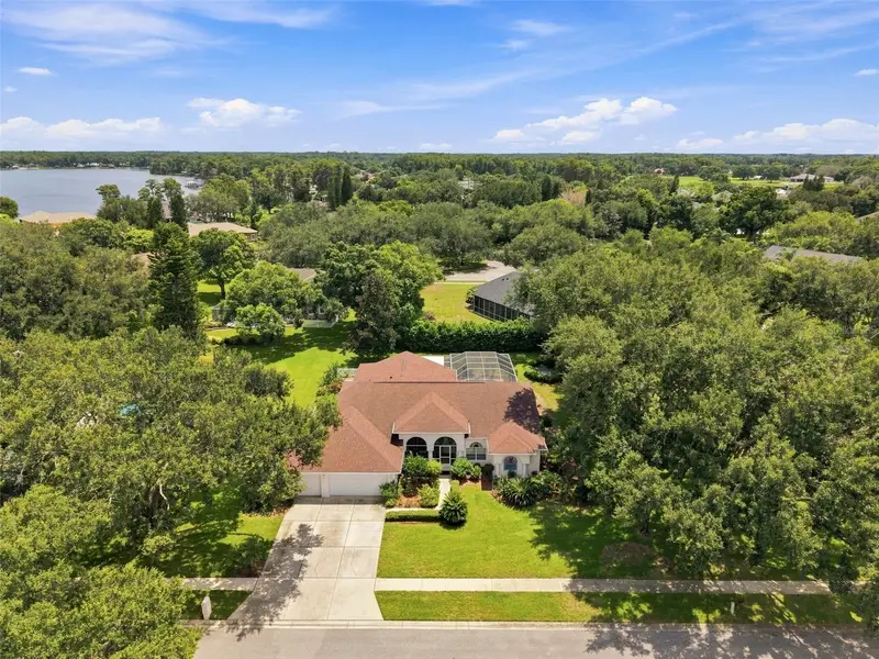 1518 Fishing Lake Dr, FL