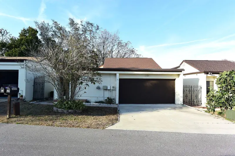 5645 Hamilton Harbor Dr, FL