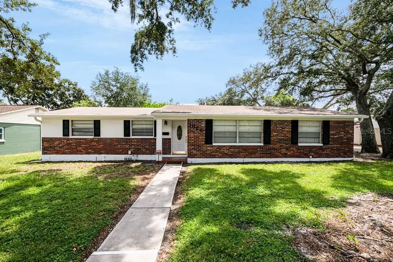 1924 W North St, FL