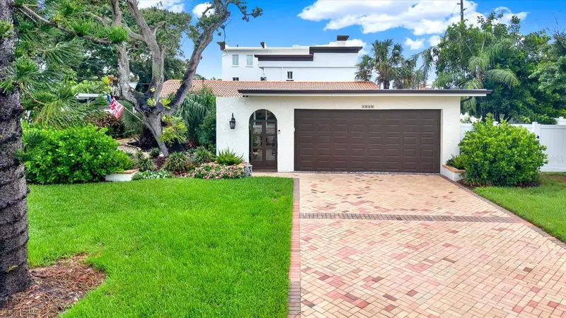 1040 Palm Dr, FL